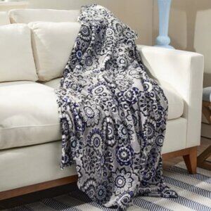 NWT Vera Bradley Plush Mimosa Medallion Throw Blanket Size 80" x 50" Gray Purple